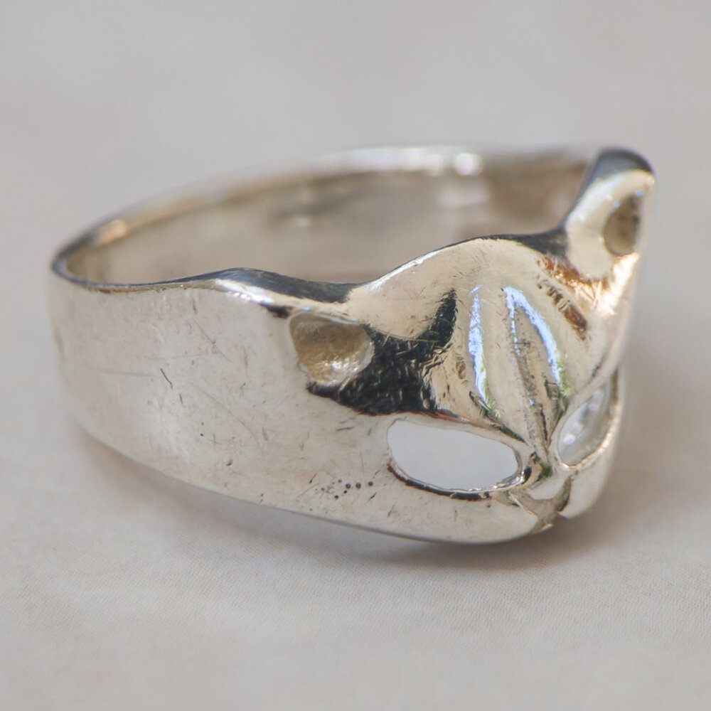 Sterling Silver Cat Mask Ring – Open Eyes, Size 5.5, 3.45 g - Picture 5 of 13